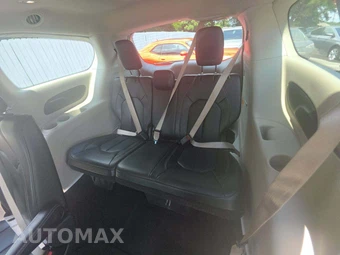 2021 Chrysler Voyager LXi 121.6" WB - miniatura 14