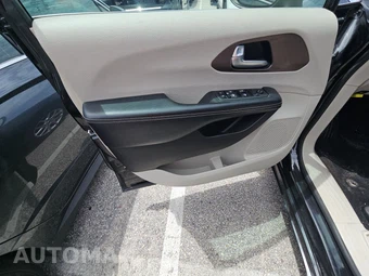 2021 Chrysler Voyager LXi 121.6" WB - miniatura 9