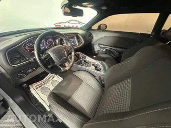 2021 Dodge Challenger GT - miniatura 17