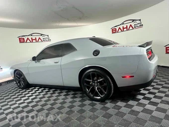 2021 Dodge Challenger GT - miniatura 6