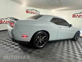 2021 Dodge Challenger GT - miniatura 8