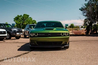 2021 Dodge Challenger R/T - miniatura 2