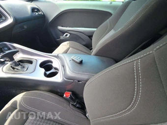 2021 Dodge Challenger SXT – miniatura 8