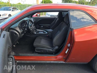 2021 Dodge Challenger SXT – miniatura 3