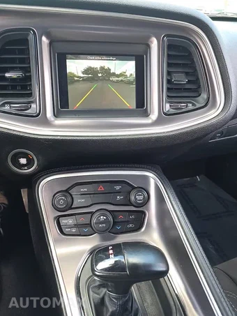 2021 Dodge Challenger SXT – miniatura 30