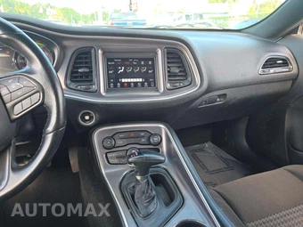 2021 Dodge Challenger SXT – miniatura 7