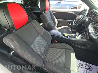 2021 Dodge Challenger SXT – miniatura 18