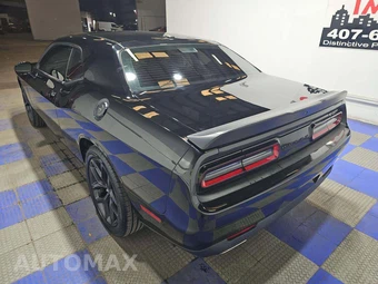 2021 Dodge Challenger SXT - miniatura 2