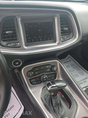 2021 Dodge Challenger SXT - miniatura 10