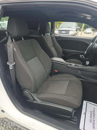 2021 Dodge Challenger SXT - miniatura 18