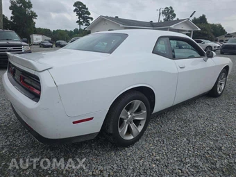 2021 Dodge Challenger SXT - miniatura 3
