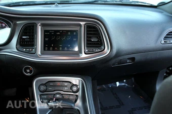2021 Dodge Challenger SXT - miniatura 18