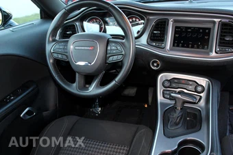 2021 Dodge Challenger SXT - miniatura 3
