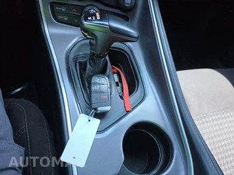 2021 Dodge Challenger SXT – miniatura 5