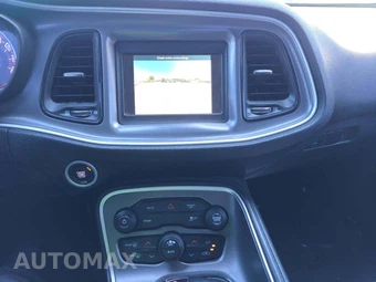 2021 Dodge Challenger SXT – miniatura 7
