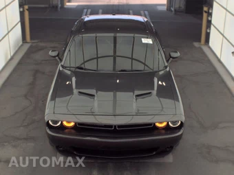 2021 Dodge Challenger SXT – miniatura 2
