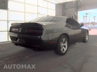 2021 Dodge Challenger SXT – miniatura 5