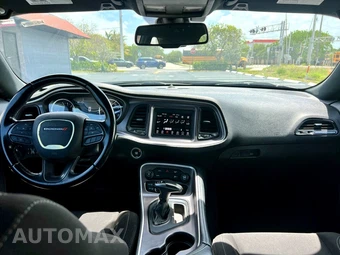 2021 Dodge Challenger SXT - miniatura 15