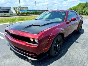 2021 Dodge Challenger SXT - miniatura 3