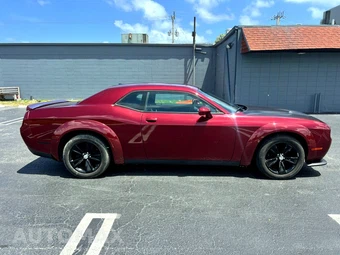 2021 Dodge Challenger SXT - miniatura 8