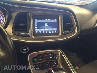 2021 Dodge Challenger SXT – miniatura 10