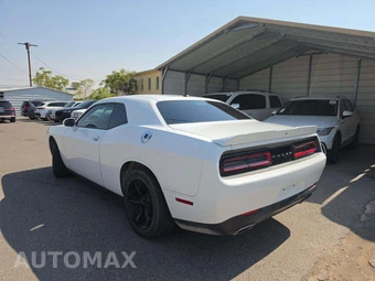 2021 Dodge Challenger SXT - miniatura 2