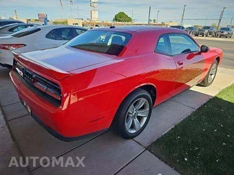 2021 Dodge Challenger SXT – miniatura 3