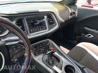 2021 Dodge Challenger SXT – miniatura 10