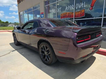 2021 Dodge Challenger SXT – miniatura 2