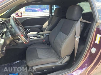 2021 Dodge Challenger SXT – miniatura 6