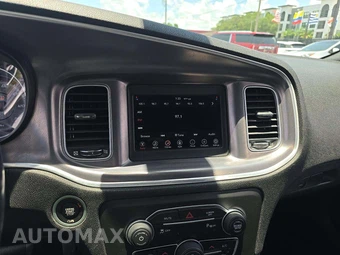 2021 Dodge Charger SXT – miniatura 10