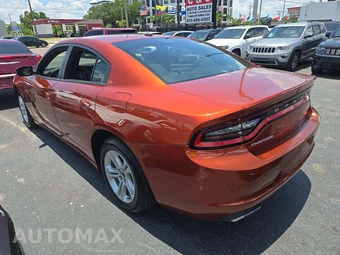 2021 Dodge Charger SXT – miniatura 2