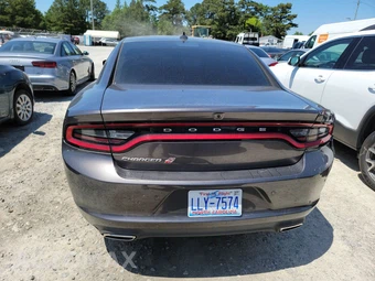 2021 Dodge Charger SXT – miniatura 5
