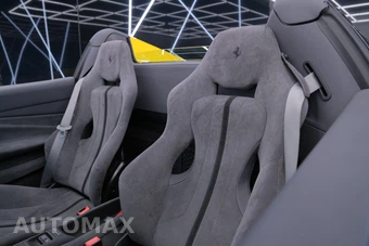2021 Ferrari F8 Spider Convertible - miniatura 32