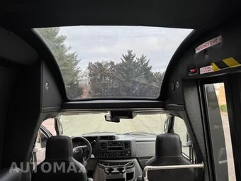 2021 Ford E-350 Cutaway - miniatura 16