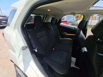 2021 Ford EcoSport SE – miniatura 16