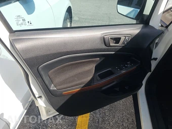 2021 Ford EcoSport SE – miniatura 9