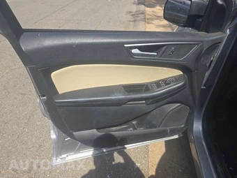 2021 Ford Edge SE – miniatura 9