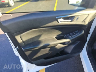 2021 Ford Edge SE - miniatura 9