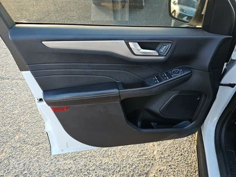 2021 Ford Escape Hybrid SE - miniatura 9