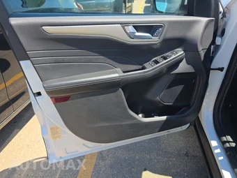 2021 Ford Escape Hybrid SE – miniatura 9