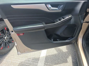2021 Ford Escape Hybrid SE - miniatura 9