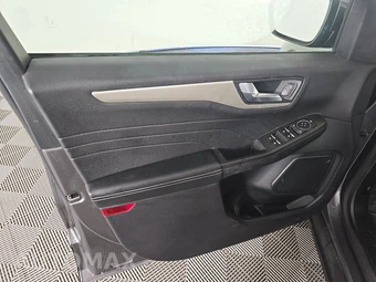 2021 Ford Escape Hybrid SE – miniatura 9
