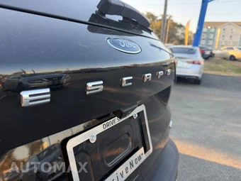 2021 Ford Escape Hybrid SEL - miniatura 11