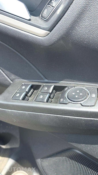 2021 Ford Escape Hybrid SEL – miniatura 26