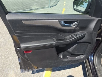 2021 Ford Escape Hybrid SEL - miniatura 9