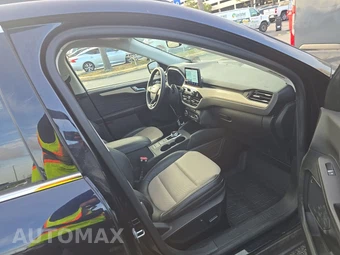 2021 Ford Escape Hybrid Titanium - miniatura 8