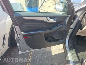 2021 Ford Escape SE - miniatura 9