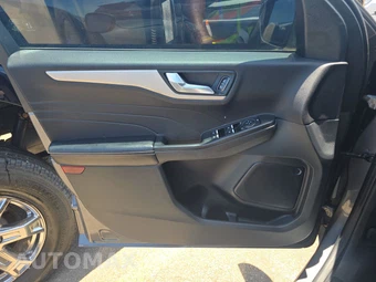 2021 Ford Escape SE - miniatura 9