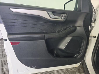 2021 Ford Escape SE - miniatura 9
